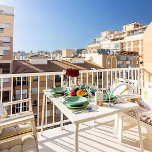 malaga-center-flat-salitre.hotelsinnerja.org/